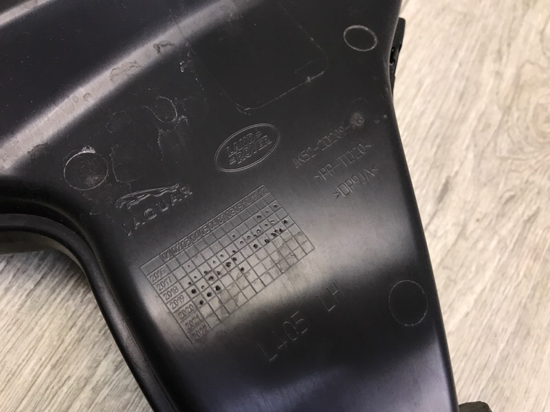 Воздуховод охлаждения тормозов левый RANGE ROVER (L405) 12-22 2017-2022 Воздуховод охлаждения тормозов левый RANGE ROVER (L405) 12-22 2017-2022