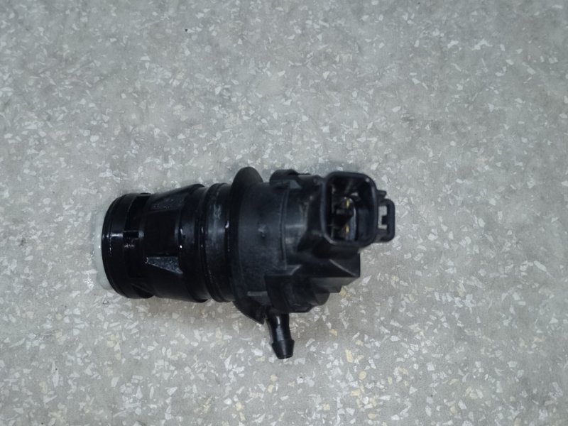 Насос омывателя стекла задний TOYOTA RAV4 05-12 2.4 2AZFE Насос омывателя стекла задний TOYOTA RAV4 05-12 2.4 2AZFE