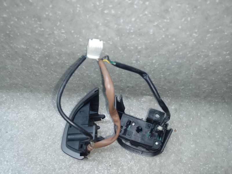 Кнопки на руль TOYOTA RAV4 05-12 2.4 2AZFE