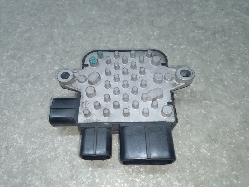 Блок управления вентилятором радиатора LEAF 10-17