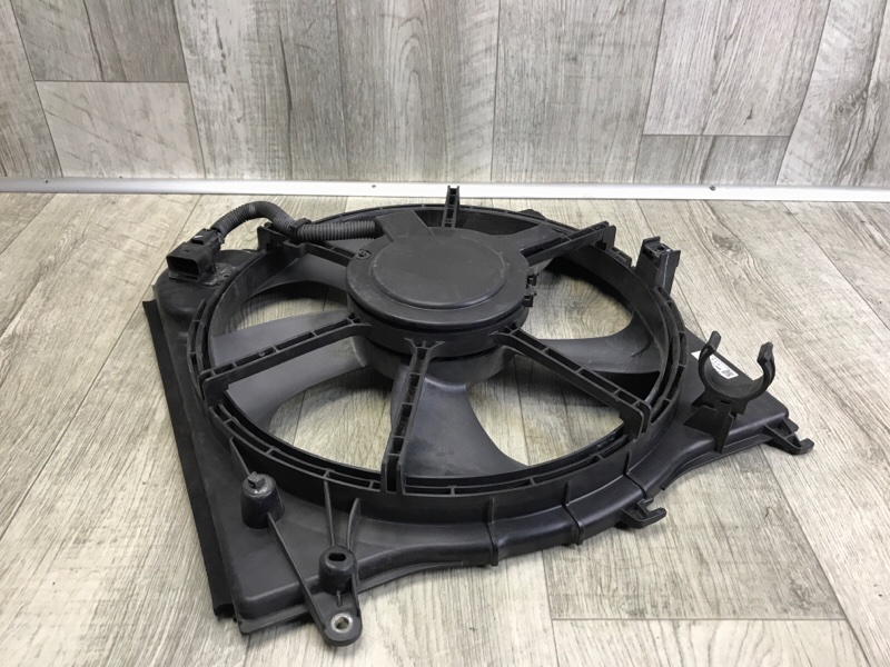 Диффузор вентилятора основного радиатора HYUNDAI SONATA LF 2014- Седан 2.0 Диффузор вентилятора основного радиатора HYUNDAI SONATA LF 2014- Седан 2.0