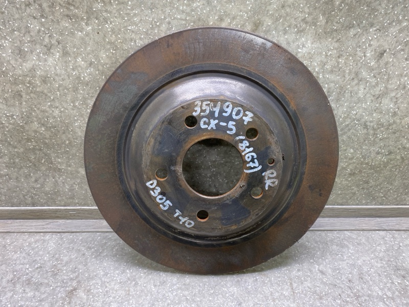 Запчасть тормозной диск задний MAZDA CX-5 (KF) 16-21 2018 2.5L K011-26-251B Б/У Тормозной диск задний MAZDA CX-5 (KF) 16-21 2018 2.5L K011-26-251B Б/У