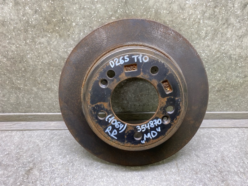 Запчасть тормозной диск задний HYUNDAI ELANTRA MD 10-15 2013 1.8 G4NB 58411-3X300 Б/У Тормозной диск задний HYUNDAI ELANTRA MD 10-15 2013 1.8 G4NB 58411-3X300 Б/У