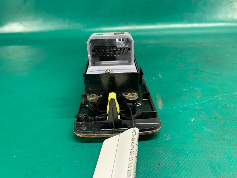 Блок управления стеклоподъемниками передний левый TOYOTA AVALON 05-12 3.5 2GR-FE Блок управления стеклоподъемниками передний левый TOYOTA AVALON 05-12 3.5 2GR-FE