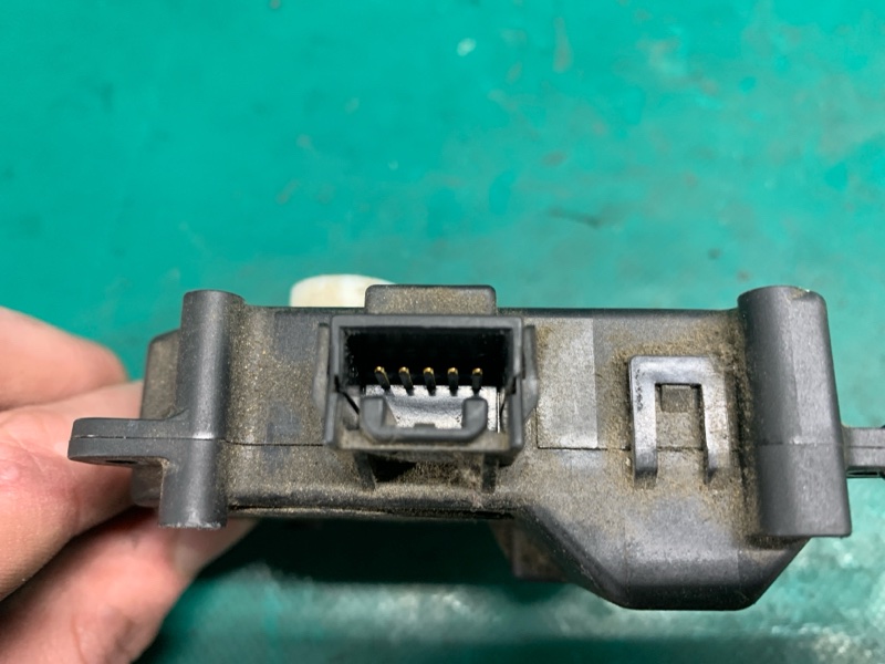 Моторчик заслонки печки AVALON 05-12 2006 3.5 2GR-FE Моторчик заслонки печки AVALON 05-12 2006 3.5 2GR-FE