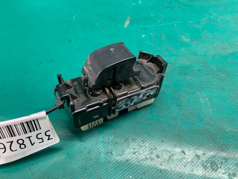 Запчасть кнопка стеклоподъемника передняя правая TOYOTA AVALON 05-12 2006 3.5 2GR-FE 84030AC040 Б/У Кнопка стеклоподъемника передняя правая TOYOTA AVALON 05-12 2006 3.5 2GR-FE 84030AC040 Б/У