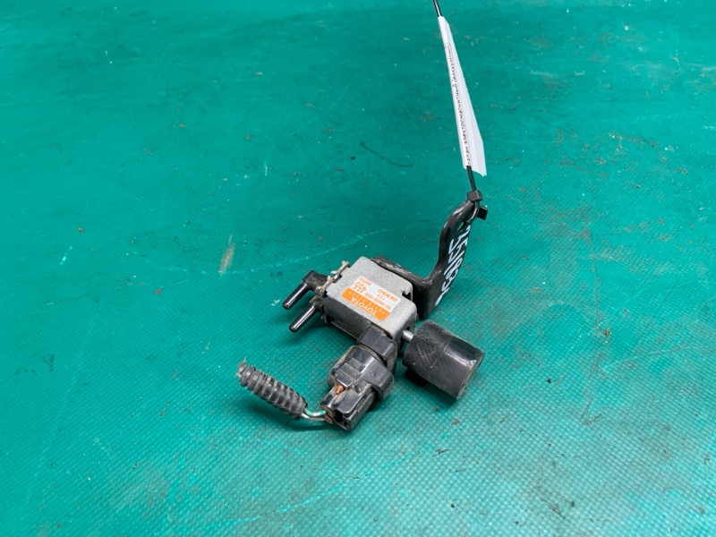 Клапан электромагнитный (вакуумный) TOYOTA AVALON 05-12 2006 3.5 2GR-FE 90910AC002 Б/У