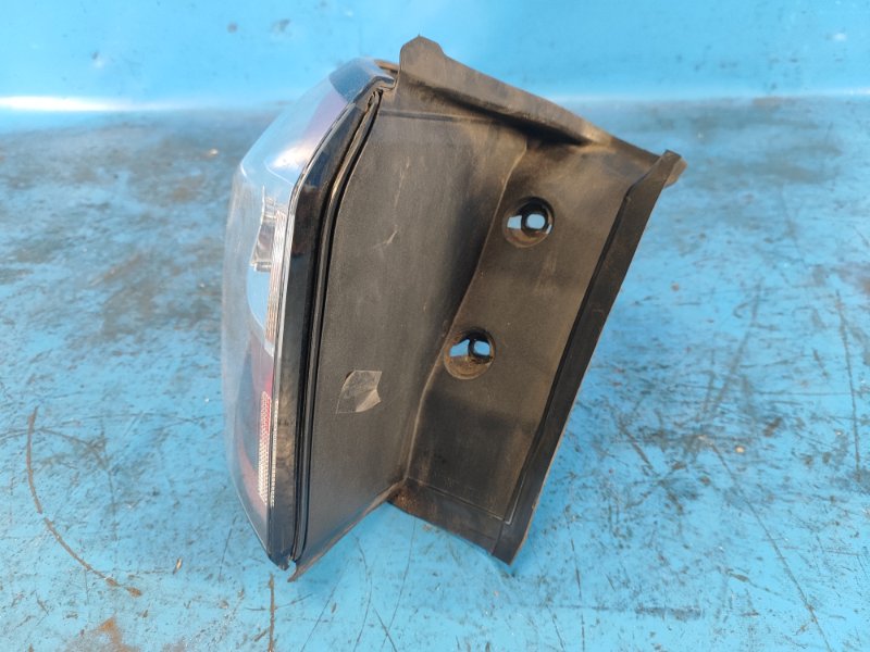 Фонарь наружный левый ESCAPE 12-19 2018 T15HDTX