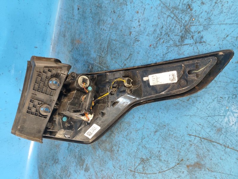 Фонарь наружный левый ESCAPE 12-19 2018 T15HDTX