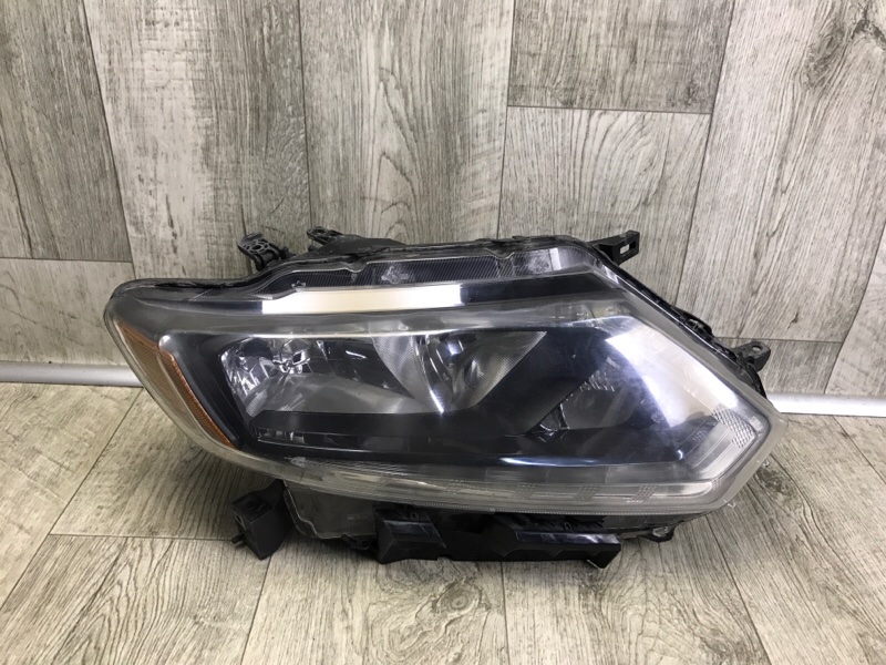 Фара правая NISSAN X-TRAIL/ROGUE T32 13-20 Внедорожник 26010-4BA0A Б/У