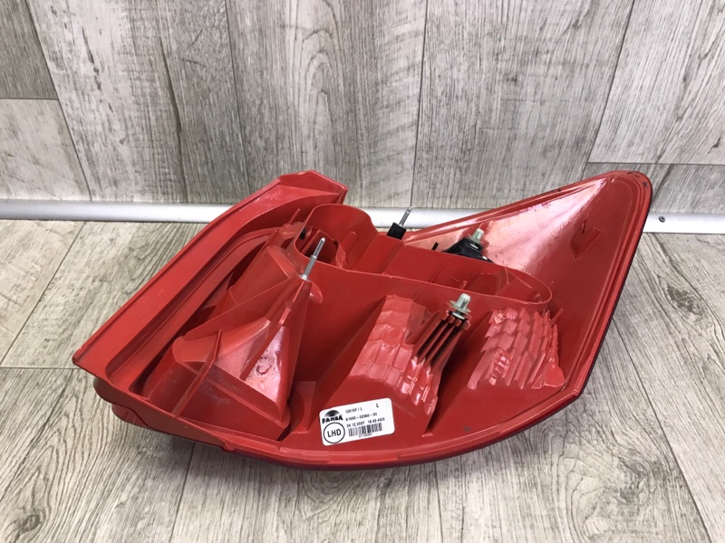 Фонарь наружный левый AURIS 06-12 -10