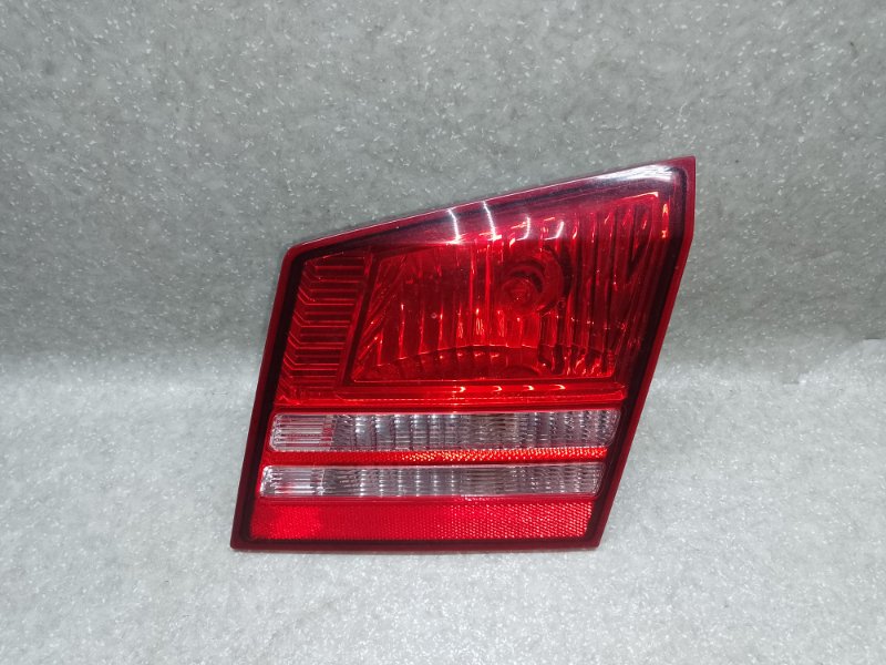 Запчасть фонарь внутренний правый DODGE JOURNEY 08-20 2008 3.5 EGF 4806368AB Б/У Фонарь внутренний правый DODGE JOURNEY 08-20 2008 3.5 EGF 4806368AB Б/У