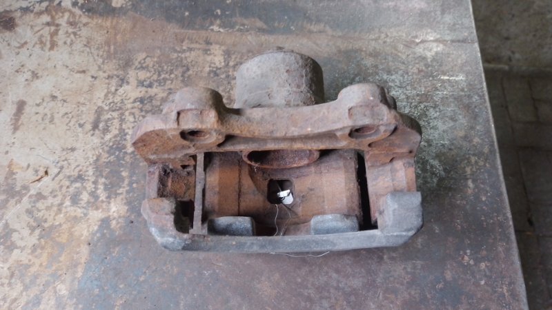 Суппорт тормозной передний правый MAXIMA A33 99-02 Суппорт тормозной передний правый MAXIMA A33 99-02