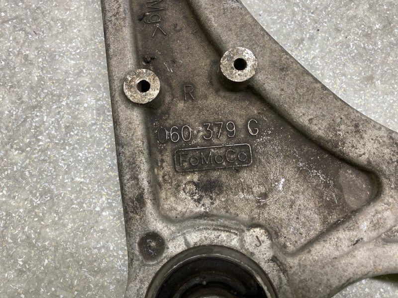 Рычаг передней подвески нижний правый FUSION 14- 2019 C20EDEF