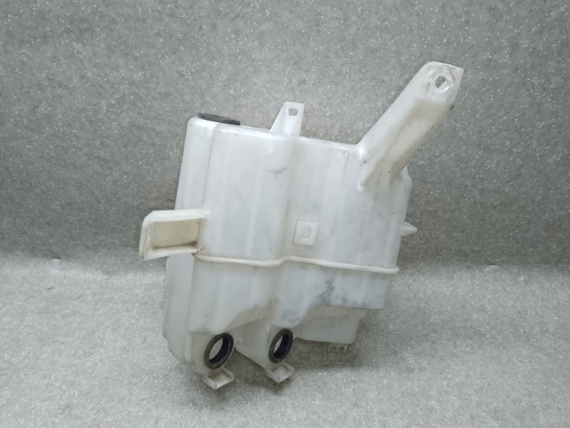 Бачок омывателя передний TOYOTA PRIUS - 30 09-17 2011 XW30 1.8 2ZRFXE 85315-47140 Б/У
