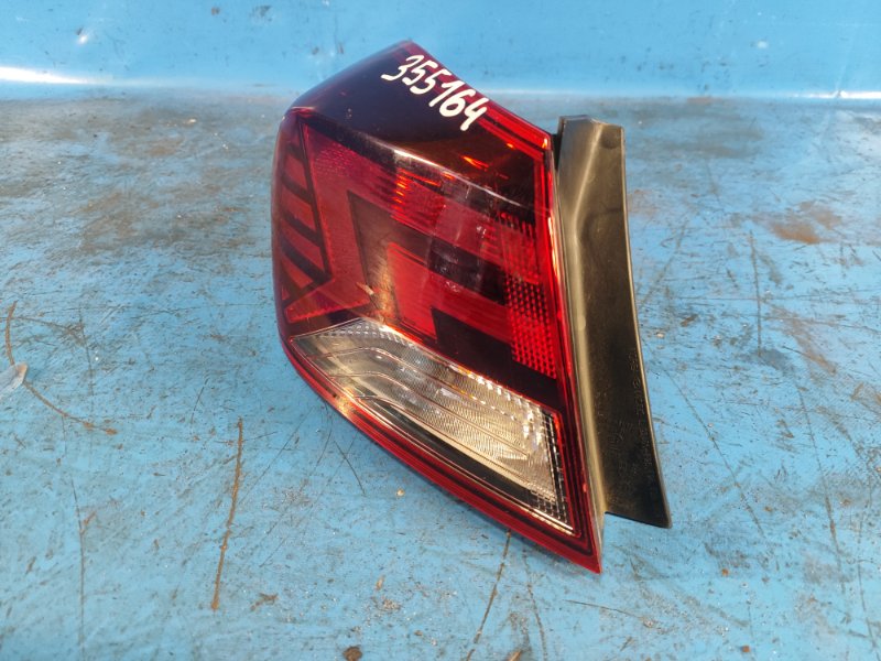 Фонарь наружный левый HYUNDAI ELANTRA AD 16-