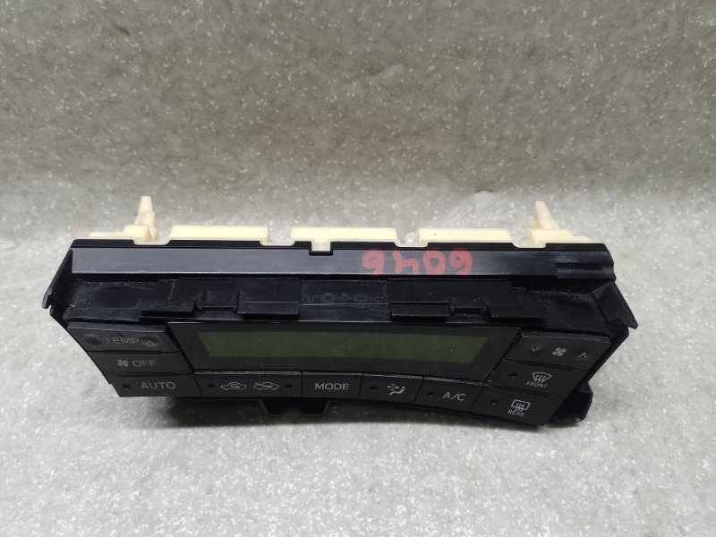 Блок управления печкой PRIUS - 30 09-17 2011 XW30 1.8 2ZRFXE
