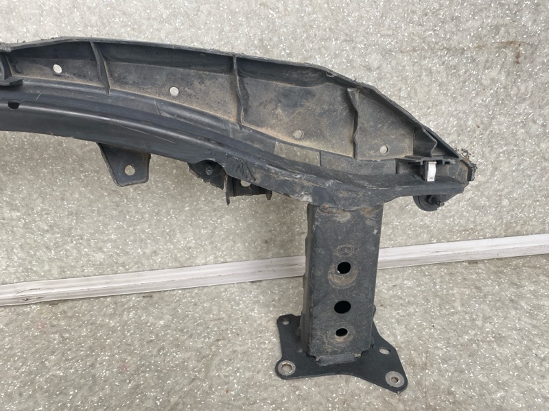 Усилитель переднего бампера CX-30 19- 2021 2.5L Усилитель переднего бампера CX-30 19- 2021 2.5L