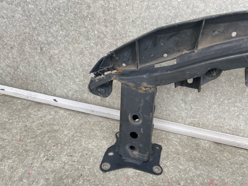 Усилитель переднего бампера CX-30 19- 2021 2.5L Усилитель переднего бампера CX-30 19- 2021 2.5L