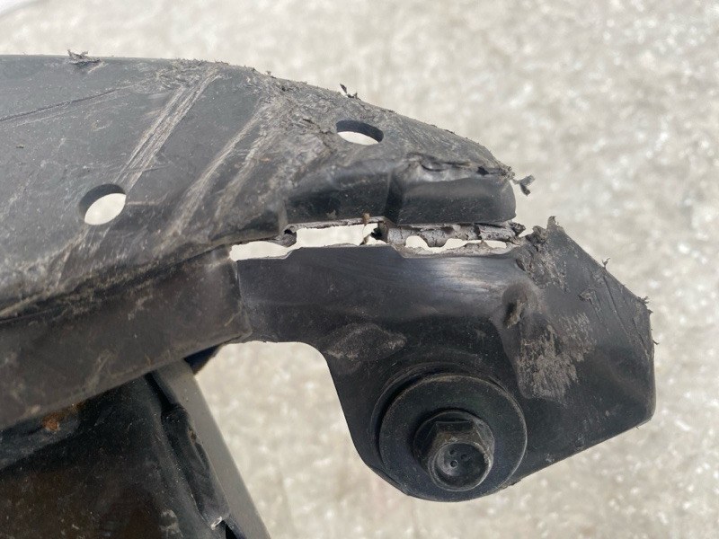 Усилитель переднего бампера CX-30 19- 2021 2.5L Усилитель переднего бампера CX-30 19- 2021 2.5L