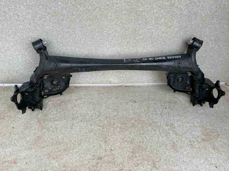 Балка задней подвески MAZDA CX-30 19- 2021 2.5L DGH9-28-B0XD Б/У