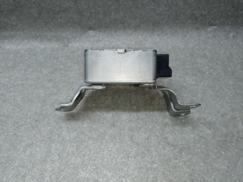 Блок управления электроусилителем руля PRIUS - 30 09-17 2011 XW30 1.8 2ZRFXE