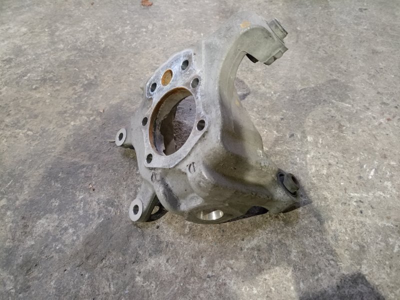 Цапфа задняя правая G25/G35/G37/Q40 06-14 2007 Седан 3.5 VQ35HR