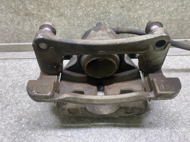 Суппорт тормозной передний правый CX-5 (KF) 16-21 2018 2.5L