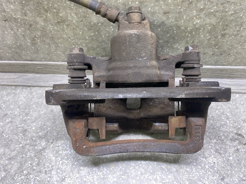 Суппорт тормозной задний правый FORESTER SG 02-07 2005 2.5 EJ253