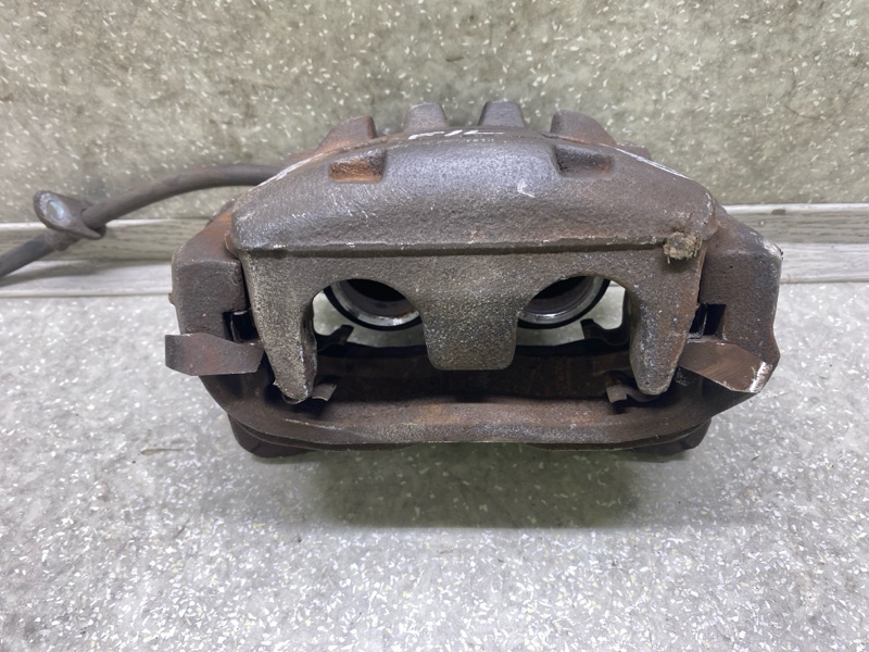 Суппорт тормозной передний левый FORESTER 12-19 2015 2.5 FB25B