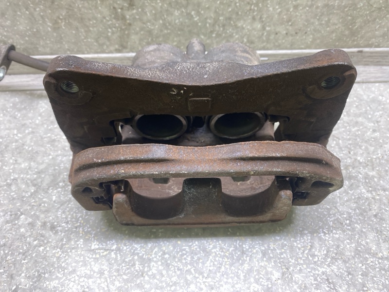 Суппорт тормозной передний правый FORESTER 12-19 2015 2.5 FB25B