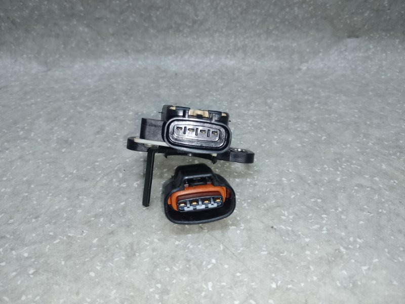 Датчик положения педали тормоза PRIUS - 30 09-17 2011 XW30 1.8 2ZRFXE