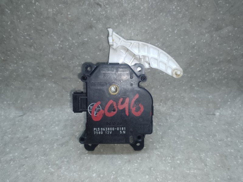 Моторчик заслонки печки TOYOTA PRIUS - 30 09-17 2011 XW30 1.8 2ZRFXE 87106-47130 Б/У