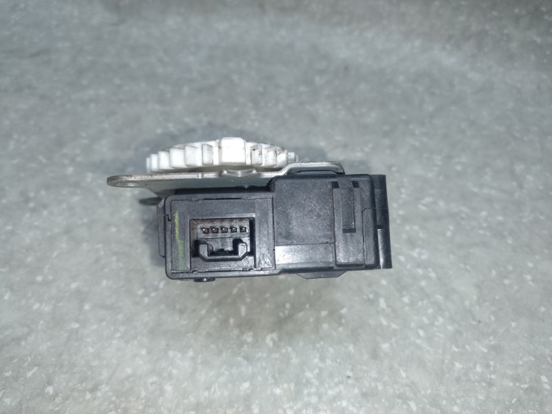 Моторчик заслонки печки TOYOTA PRIUS - 30 09-17 XW30 1.8 2ZRFXE