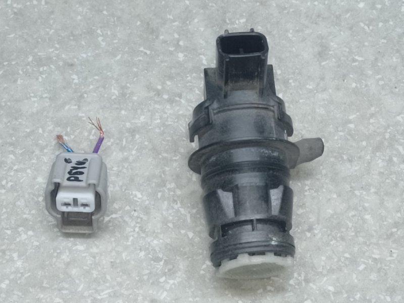 Насос омывателя стекла задний PRIUS - 30 09-17 2011 XW30 1.8 2ZRFXE Насос омывателя стекла задний PRIUS - 30 09-17 2011 XW30 1.8 2ZRFXE