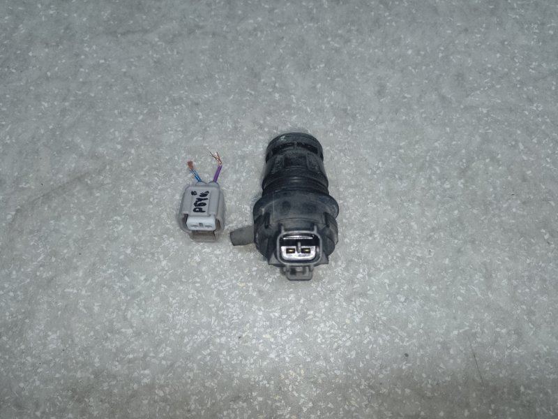 Насос омывателя стекла задний TOYOTA PRIUS - 30 09-17 XW30 1.8 2ZRFXE Насос омывателя стекла задний TOYOTA PRIUS - 30 09-17 XW30 1.8 2ZRFXE