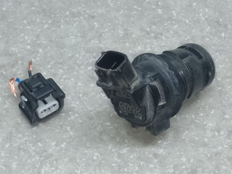 Насос омывателя стекла передний TOYOTA PRIUS - 30 09-17 2011 XW30 1.8 2ZRFXE 85330-47010 Б/У