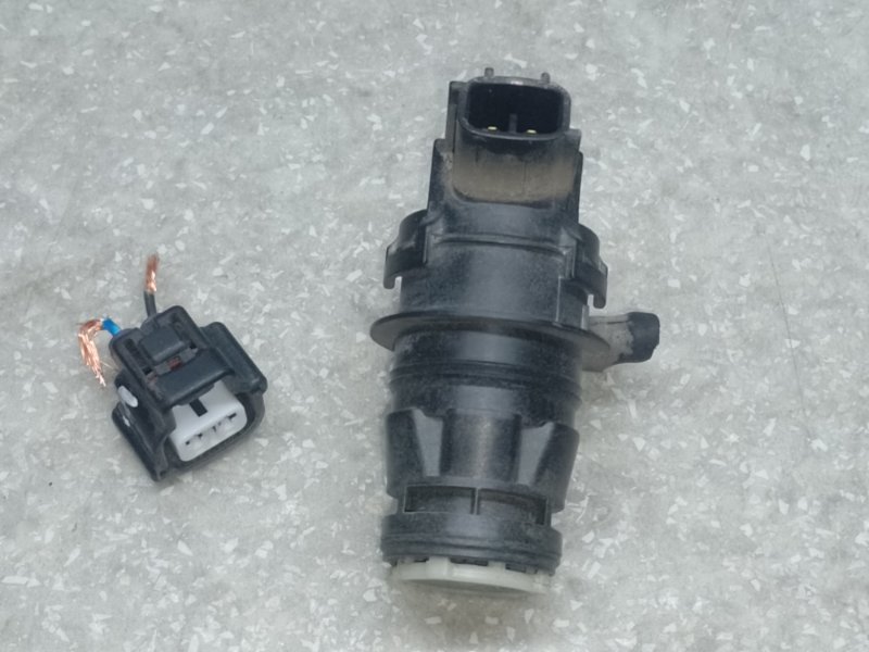 Насос омывателя стекла передний PRIUS - 30 09-17 2011 XW30 1.8 2ZRFXE