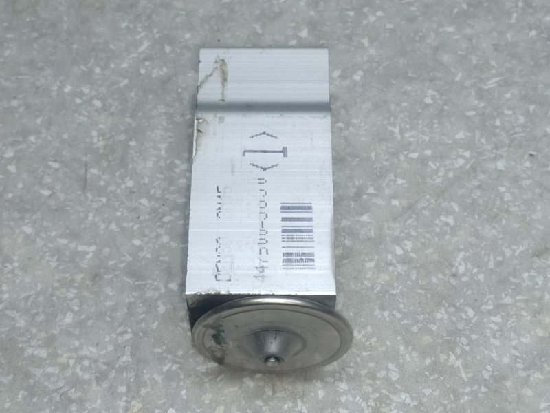 Клапан кондиционера TOYOTA PRIUS - 30 09-17 XW30 1.8 2ZRFXE