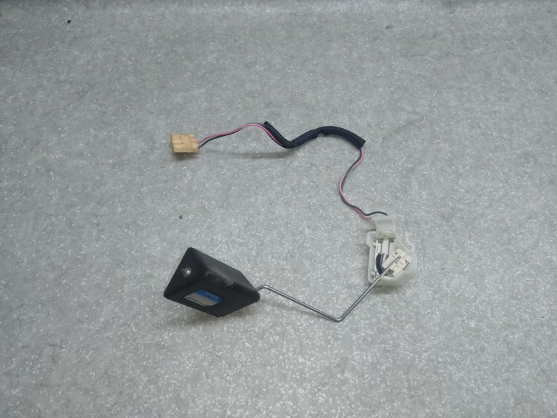 Запчасть датчик уровня топлива TOYOTA PRIUS - 30 09-17 2011 XW30 1.8 2ZRFXE 83320-47080 Б/У Датчик уровня топлива TOYOTA PRIUS - 30 09-17 2011 XW30 1.8 2ZRFXE 83320-47080 Б/У