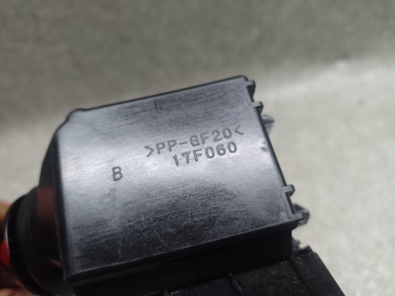 Подрулевой переключатель правый PRIUS - 30 09-17 2011 XW30 1.8 2ZRFXE