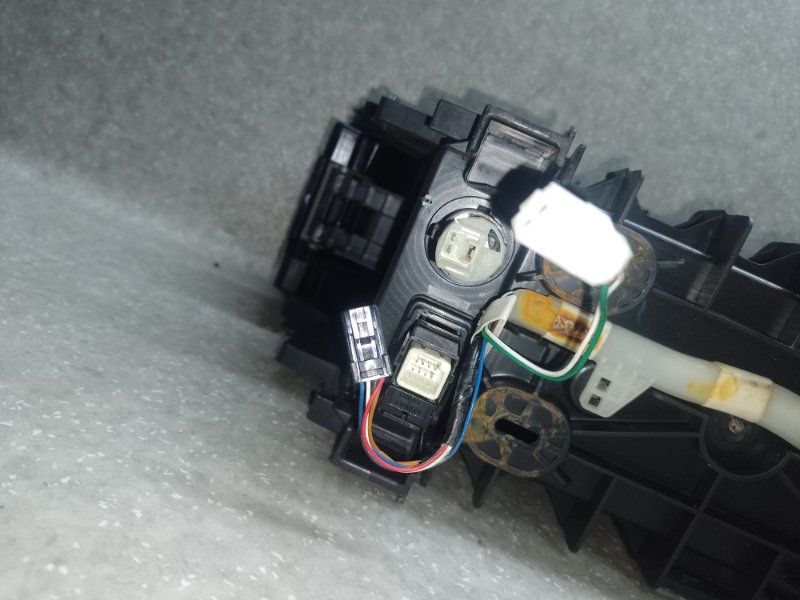 Подлокотник PRIUS - 30 09-17 2011 XW30 1.8 2ZRFXE