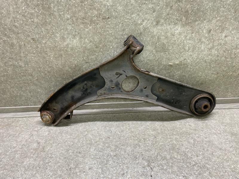 Рычаг передней подвески нижний правый ACCENT RB 10- 2014 ХЭТЧБЭК 1.6 G4FD