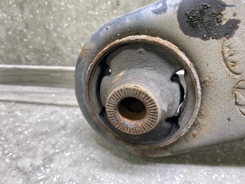 Рычаг передней подвески нижний правый HYUNDAI ACCENT RB 10- ХЭТЧБЭК 1.6 G4FD