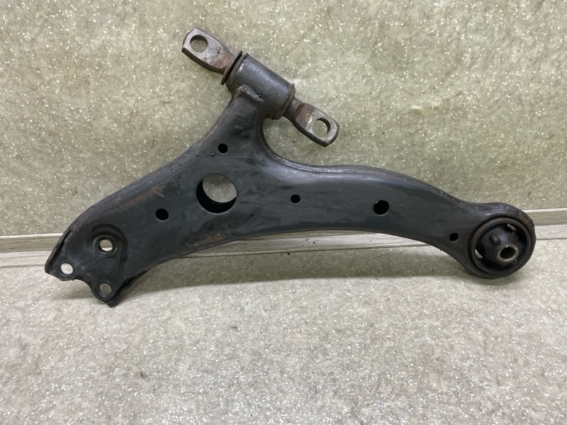 Рычаг передней подвески нижний правый ES350 06-12 2007 3.5 2GR-FE