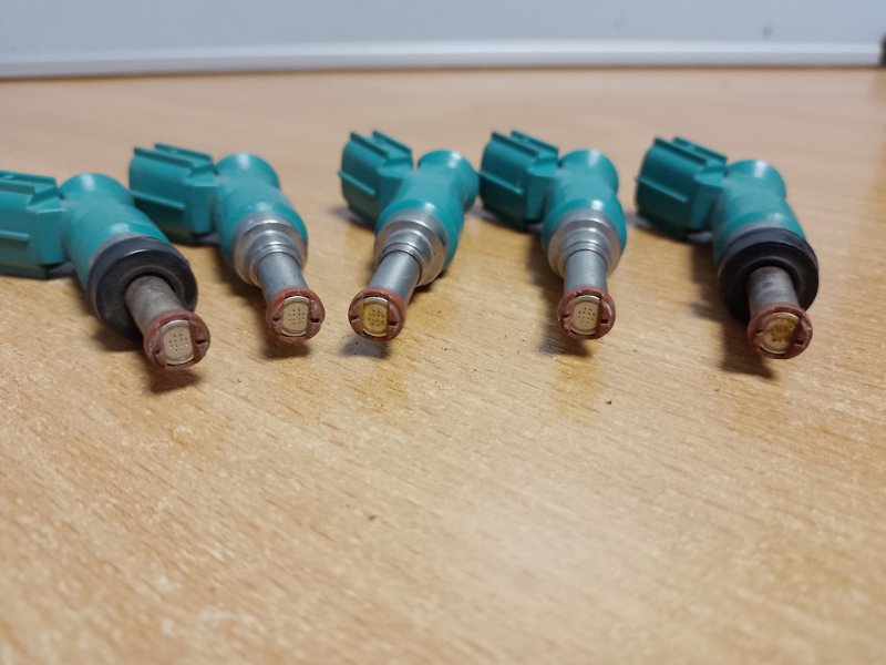 Форсунка топливная LEXUS RX300/330/350/400 03-09