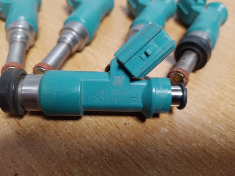 Форсунка топливная RX300/330/350/400 03-09