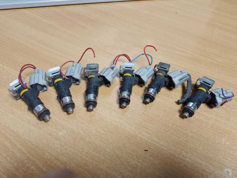 Форсунка топливная INFINITI M35/M45 04-10 16600-CD700 Б/У