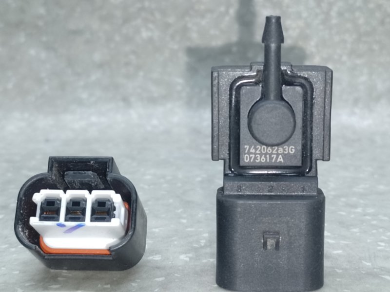 Датчик давления топлива KIA SORENTO UM 14- 2.4 G4KJ