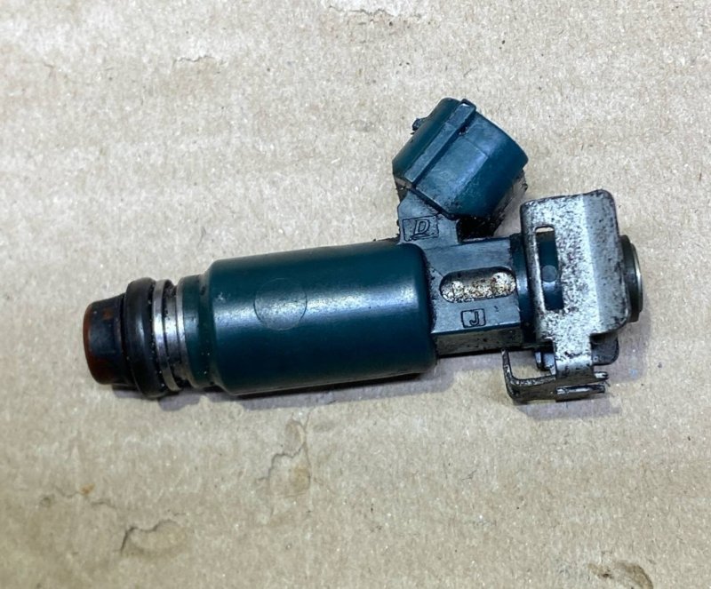 Форсунка топливная NISSAN MAXIMA A34 03-08 16600-8J010 Б/У